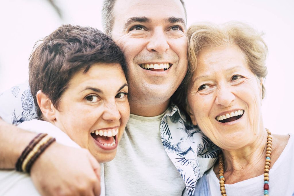 portrait-of-happy-family – Friends CoCCP